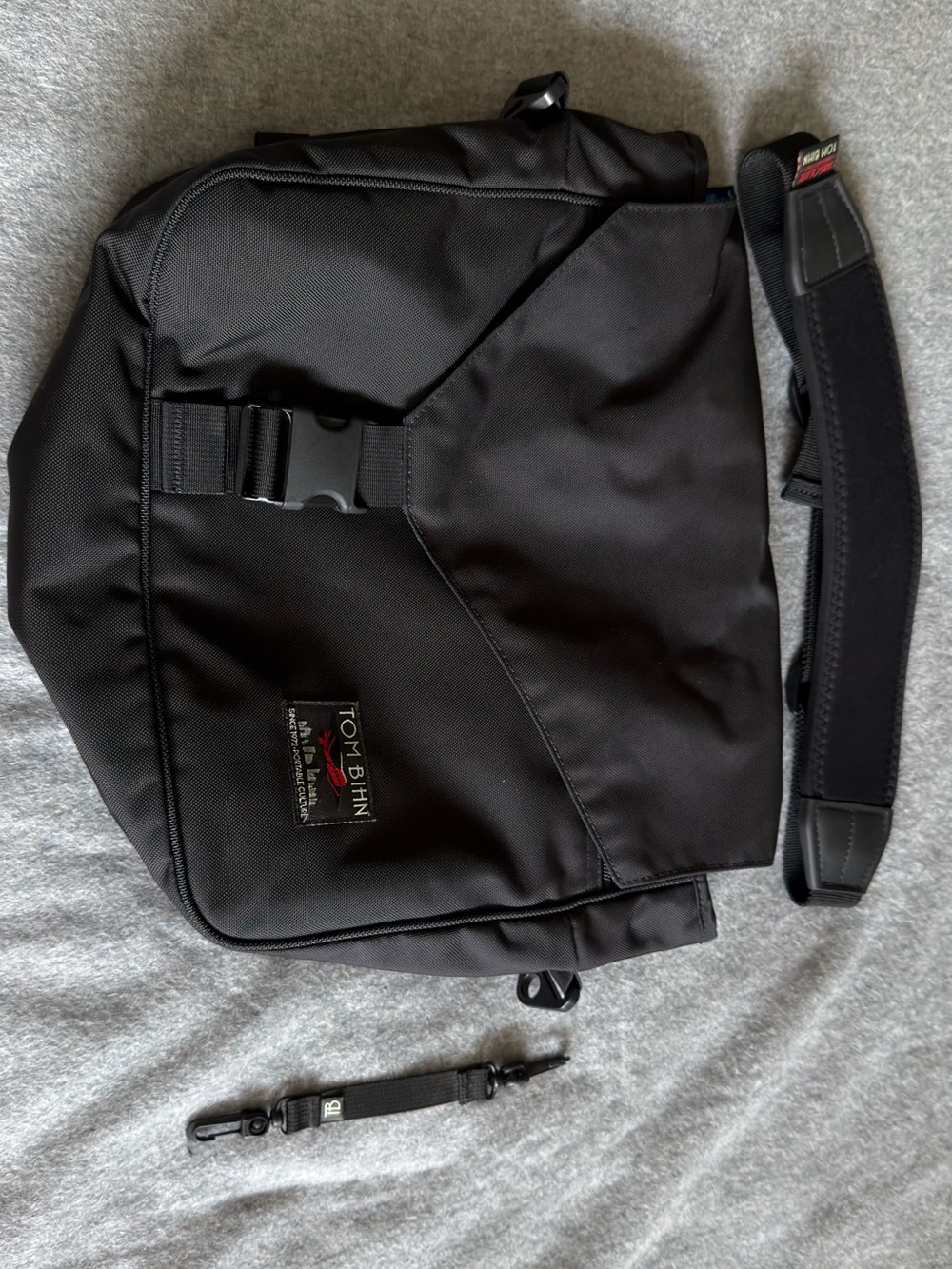 Tom Bihn Maker’s Bag — Black Ballistic / Island Halcyon Interior